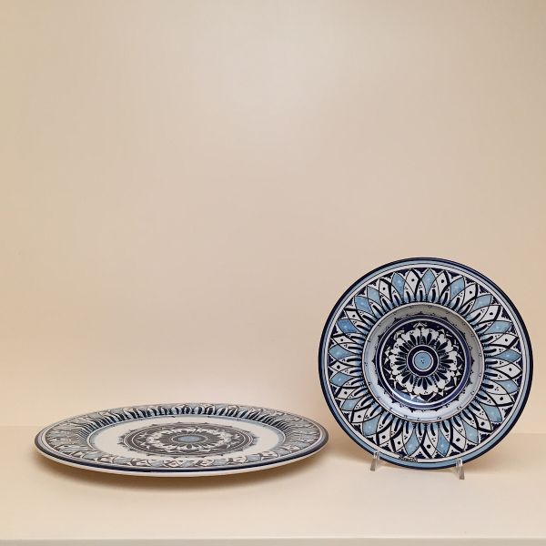  SET OF DINNER PLATES/CHARGERS CM.32D.